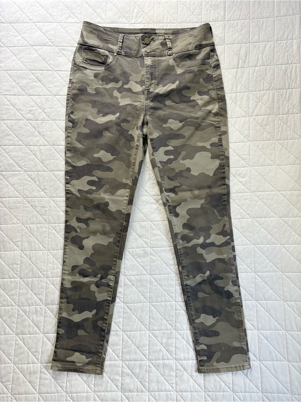 Seven-7  High Rise Curvy Skinny Camo Jeans Cotton Blend Lightweight - Size 8
